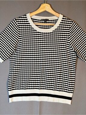 Adrianna Papell Black & White Patterned Short Sleeve Knit Sweater Top SzL